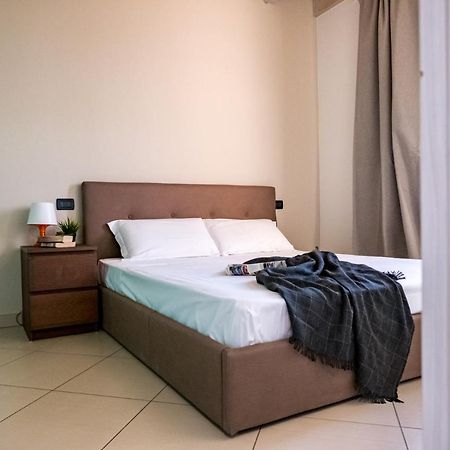 Residenza Oleandro Apartment Десенцано дел Гарда Екстериор снимка